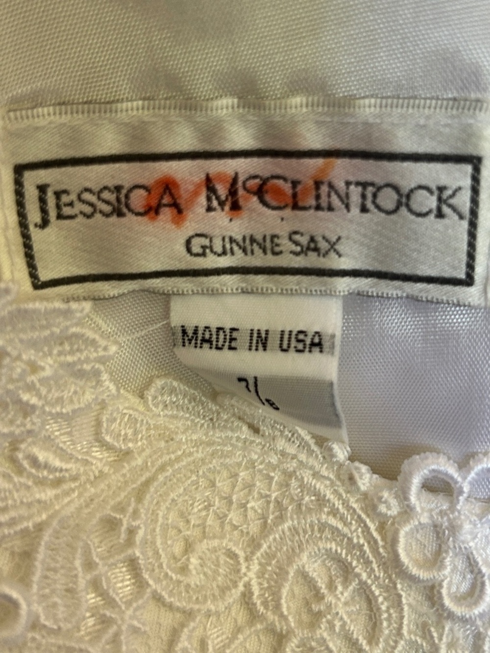 Jessica McClintock White Gown – Timeless Elegance - Picture 7 of 11